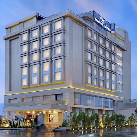 Golden Sarovar Portico Amritsar Exterior photo