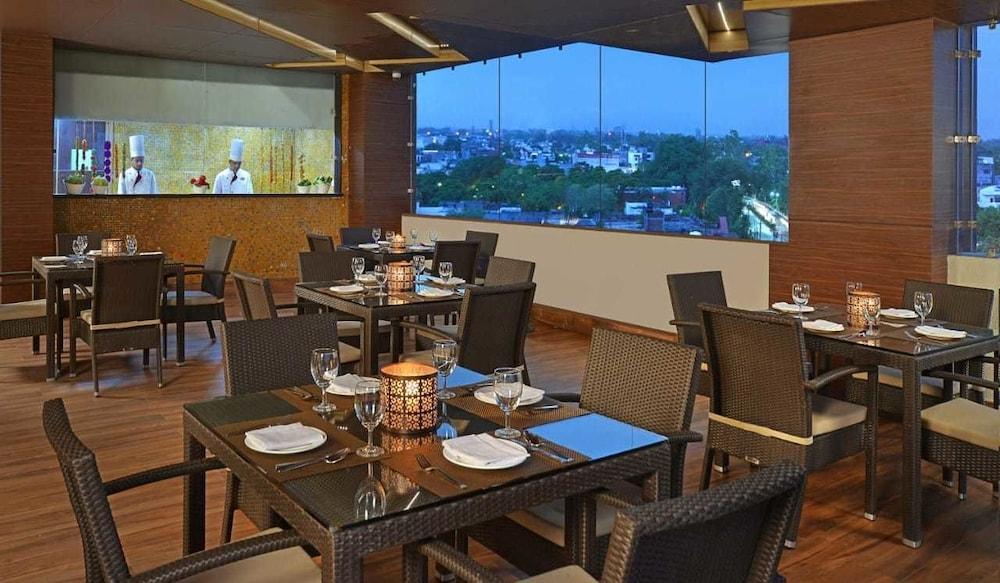 Golden Sarovar Portico Amritsar Exterior photo