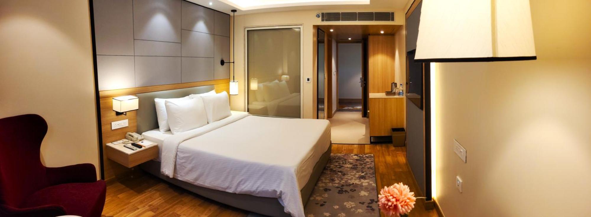 Golden Sarovar Portico Amritsar Exterior photo