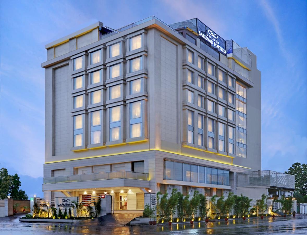 Golden Sarovar Portico Amritsar Exterior photo