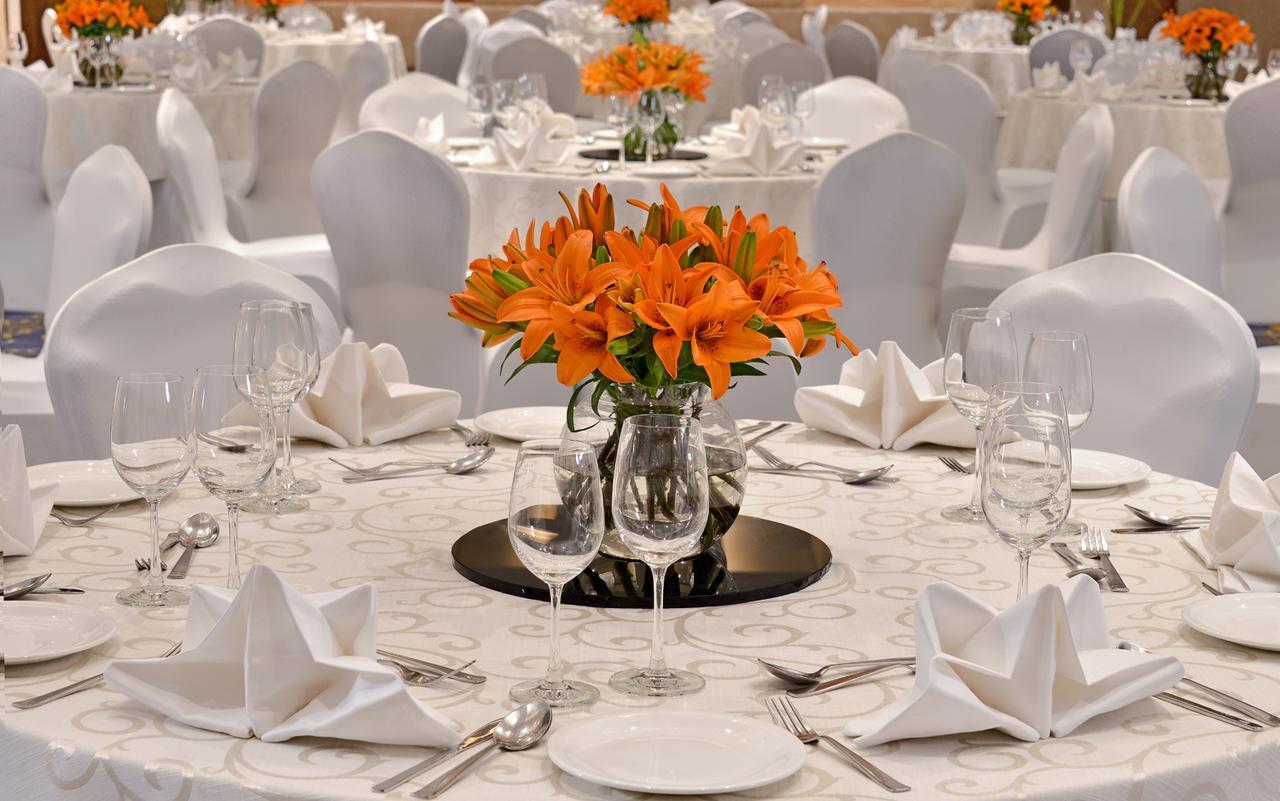 Golden Sarovar Portico Amritsar Exterior photo
