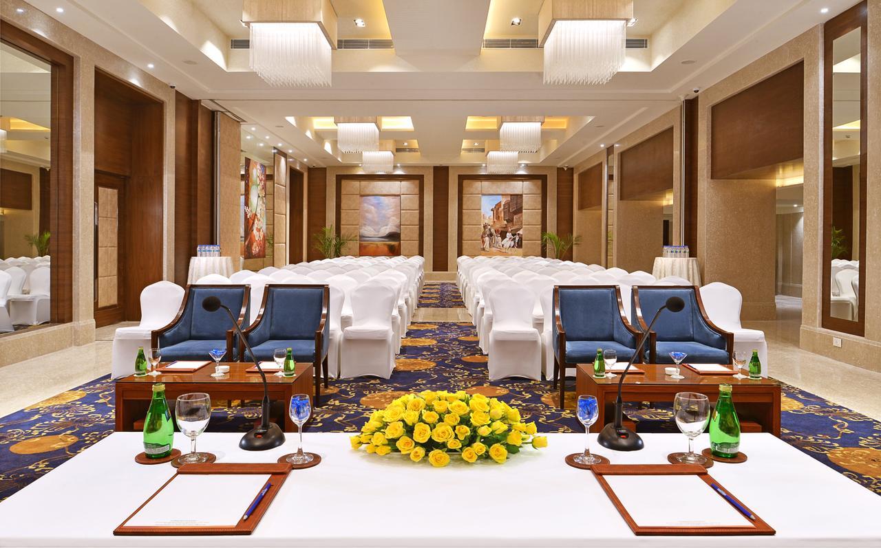 Golden Sarovar Portico Amritsar Exterior photo