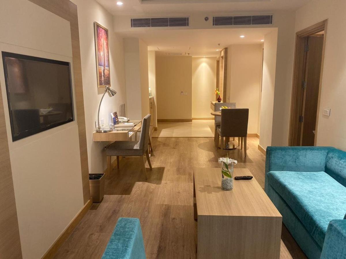 Golden Sarovar Portico Amritsar Exterior photo